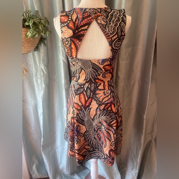 ❌SOLD❌ 💒 H&M SMALL AZTEC PRINT ANIMAL FIT FLARE DRESS - Picture 4 of 7